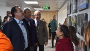 Başkan Dutlulu bir kitap bir kare sergisinı açtı