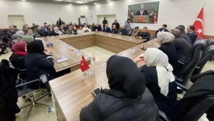 Başkan Kaplan Turgutlu AKP teşkilatını ziyaret etti