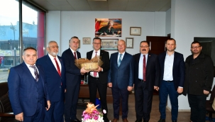 Başkan Öküzcüoğlu TARİŞ başkanı Şen'i ziyaret etti