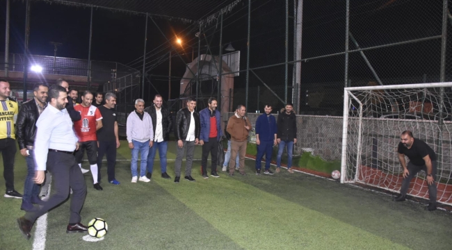 Başlama vuruşu Karadağ'dan