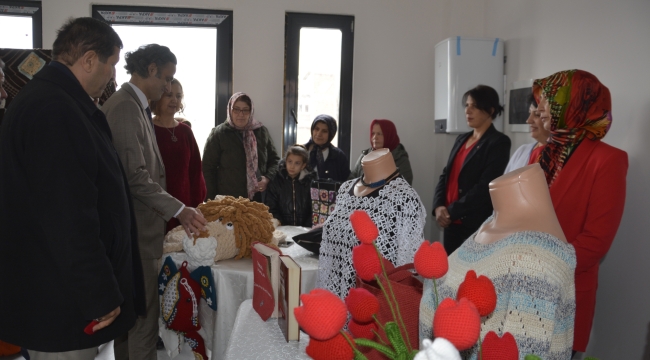 Demirci'de Cumhuriyetin 100. yılına özel sergi