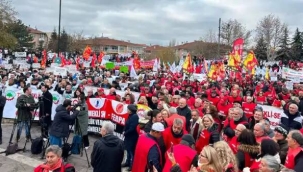 Emekliler büyük Ankara mitinginde buluştu