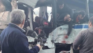 Manisa'da kaza 5'i ağır 17 yaralı