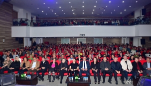 Nilgün Belgün Alaşehirlileri gülme krizine soktu