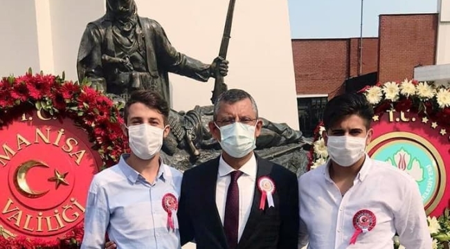 Özel şehit Budak'la fotoğrafını paylaştı