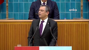 Partisinin gurup toplandısında konuşan Özel'prokasyonu yapanaları açıkladı'