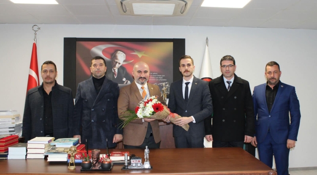 Ülkü ocakları yönetimi başkan Rona'yı ziyaret etti