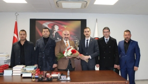 Ülkü ocakları yönetimi başkan Rona'yı ziyaret etti