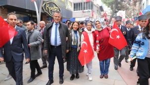 Yazar-okur buluşması etkinliğine başkan ve eşide katıldı