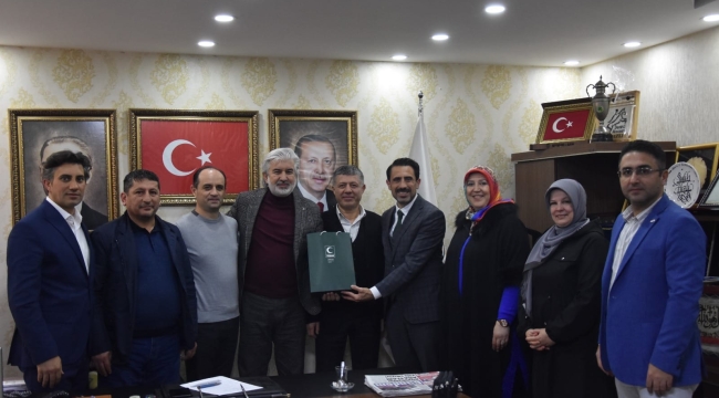 Yeşilay yönetimi başkan Hızlı'yı ziyaret etti