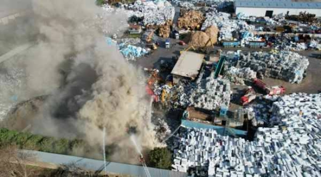 4 kez yangın çıkan geri dönüşüm tesisi mühürlendi