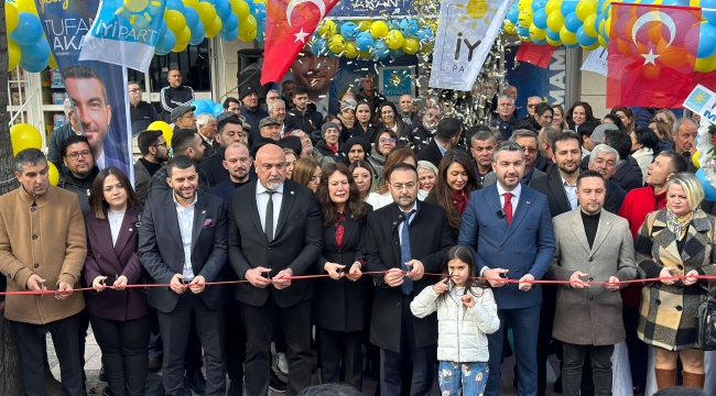 Akan seçim ofisini açtı