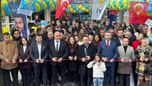 Akan seçim ofisini açtı