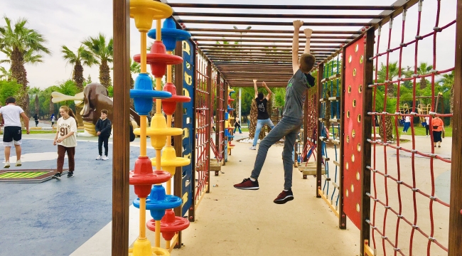 Akhisar'da 101 çocuk yeni parkı yapıldı