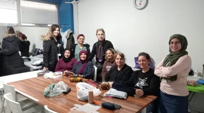 AKP kadın kolları yönetiminden esnaf ziyaretleri