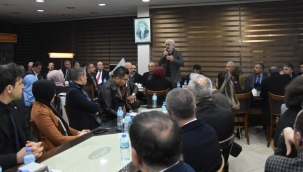 AKP'liler yemekte buluştu siyaset konuştu