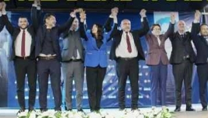 Akşener partisinin başkan adaylarını tanıttı