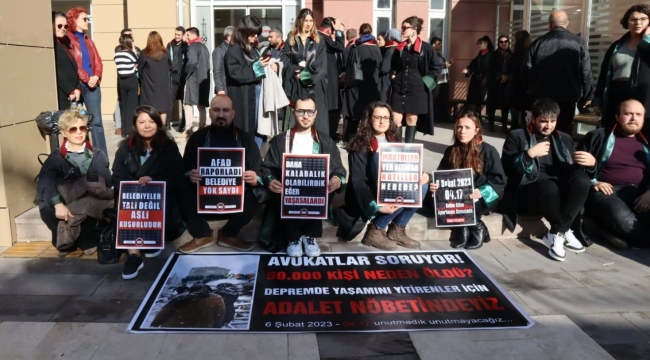 Avukatlardan nöbet öncesi basın açıklaması