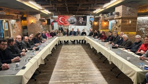 Balaban dostlar meclisinde terledi