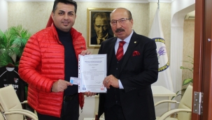 Başarılı emlak danışmanları belgelerini aldı