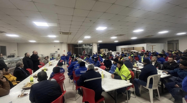 Başkan Akın temizlik işçileriyle kahvaltı yaptı