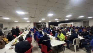 Başkan Akın temizlik işçileriyle kahvaltı yaptı