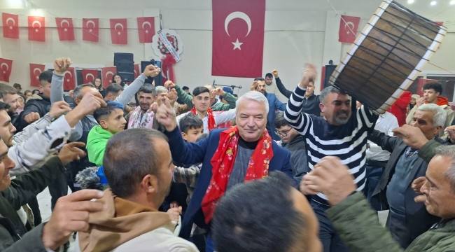 Başkan asker adaylarıyla oynadı