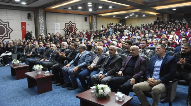 Başkan Hızlı beyaz usta ile genç çıraklar söyleşisine katıldı