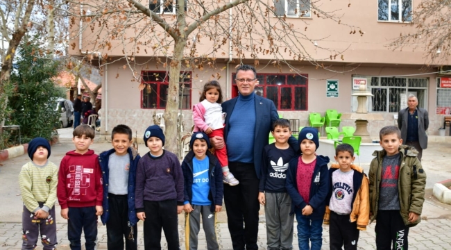 Başkan Öküzcüoğlu'nun çocuk sevgisi