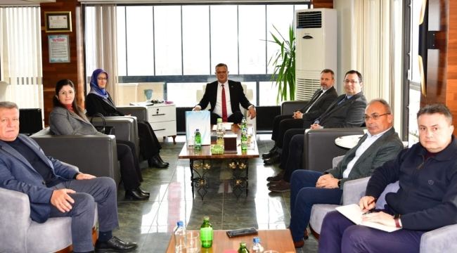 Başkan rektör Kibar'dan Alaşehir'e ziraat fakültesi istedi