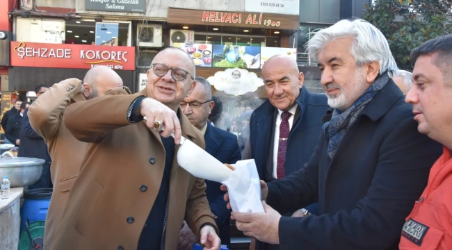 Hızlı ve Ergün lokma dağıttı