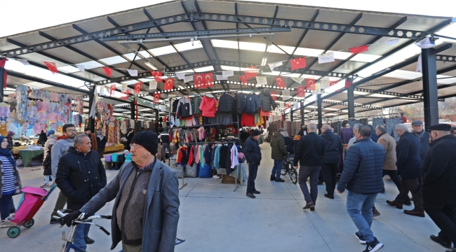 Hizmete giren cumartesi pazarına vatandaşlardan tam not