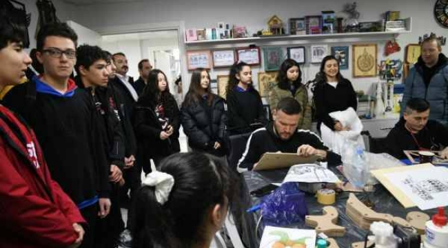 İstanbul'lu öğrenciler Akhisar'da