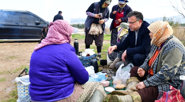 Öküzcüoğlu açık hava kavaltısında kadın işçilerle buluştu