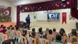 Polisin okul ziyaretleri sürüyor