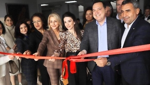 Renklerin dansı sergisi açıldı