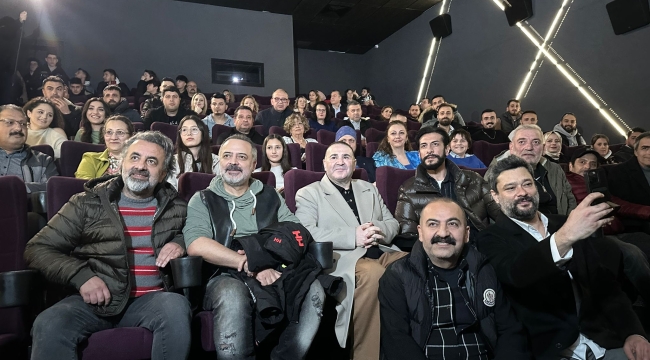 Şafak Sezer Turgutlu'da