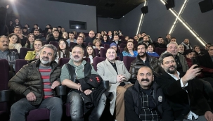 Şafak Sezer Turgutlu'da