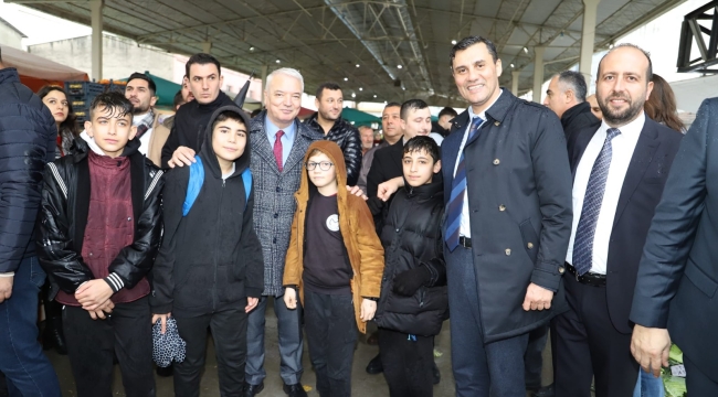 Saruhanlı'da CHP adayı Zeyrek'e çoşkulu karşılama