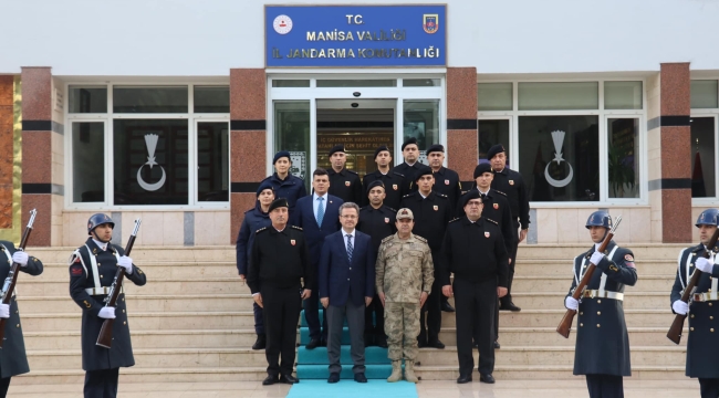 Vali Ünlü jandarma komutanlığını ziyaret etti