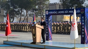 Vali Ünlü kursu kapanış törenine katıldı