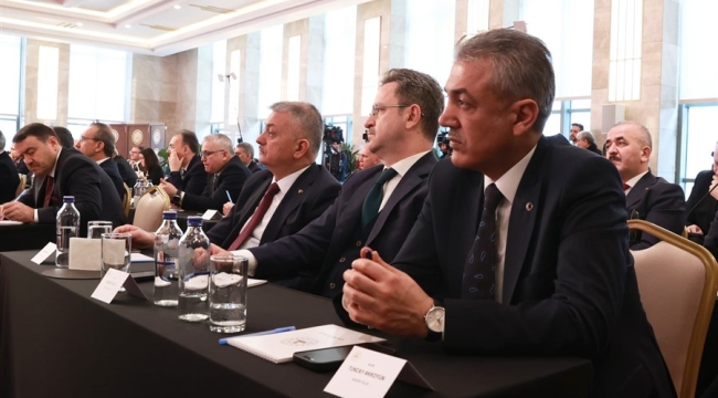 Vali Ünlü valiler toplantısına katıldı