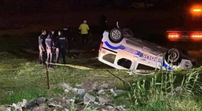 Yolda köpeğe çarpan polis aracı şarampole uçtu: 3 polis yaralı