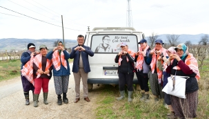Adım adım Alaşehir'i dolaşan Öküzcüoğlu'na 'kalbimizdesin'