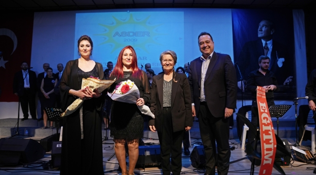 Akhisar'da sanat dostları derneği'nden müzik ziyafeti