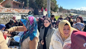 AKP'li kadın kollarından mahalle ziyaretleri