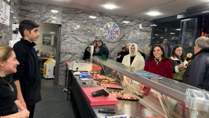 AKP'li kadınlar esnafları ziyaret etti