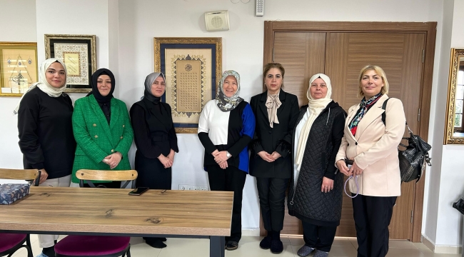 AKP'li kadınlar geleneksel elsanatları atölyesinde