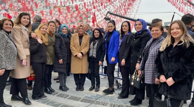 AKP'li kadınlardan MHP mitingine destek