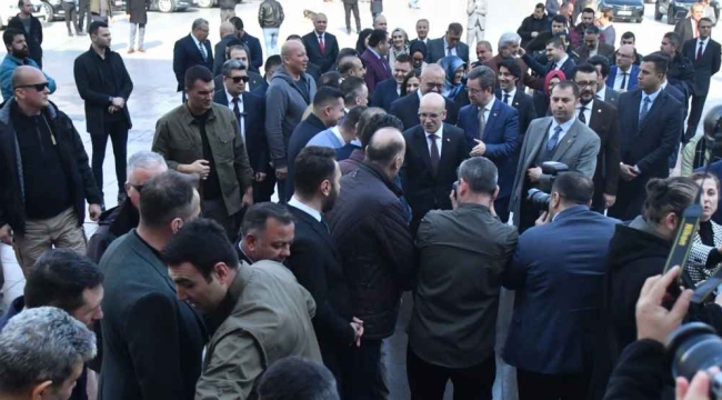 Bakan Şimşek ilk ziyaretini Manisa'ya yaptı